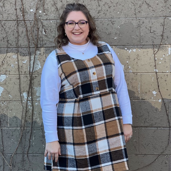 Meet your Posher, Bethany - Picture 2 of 2